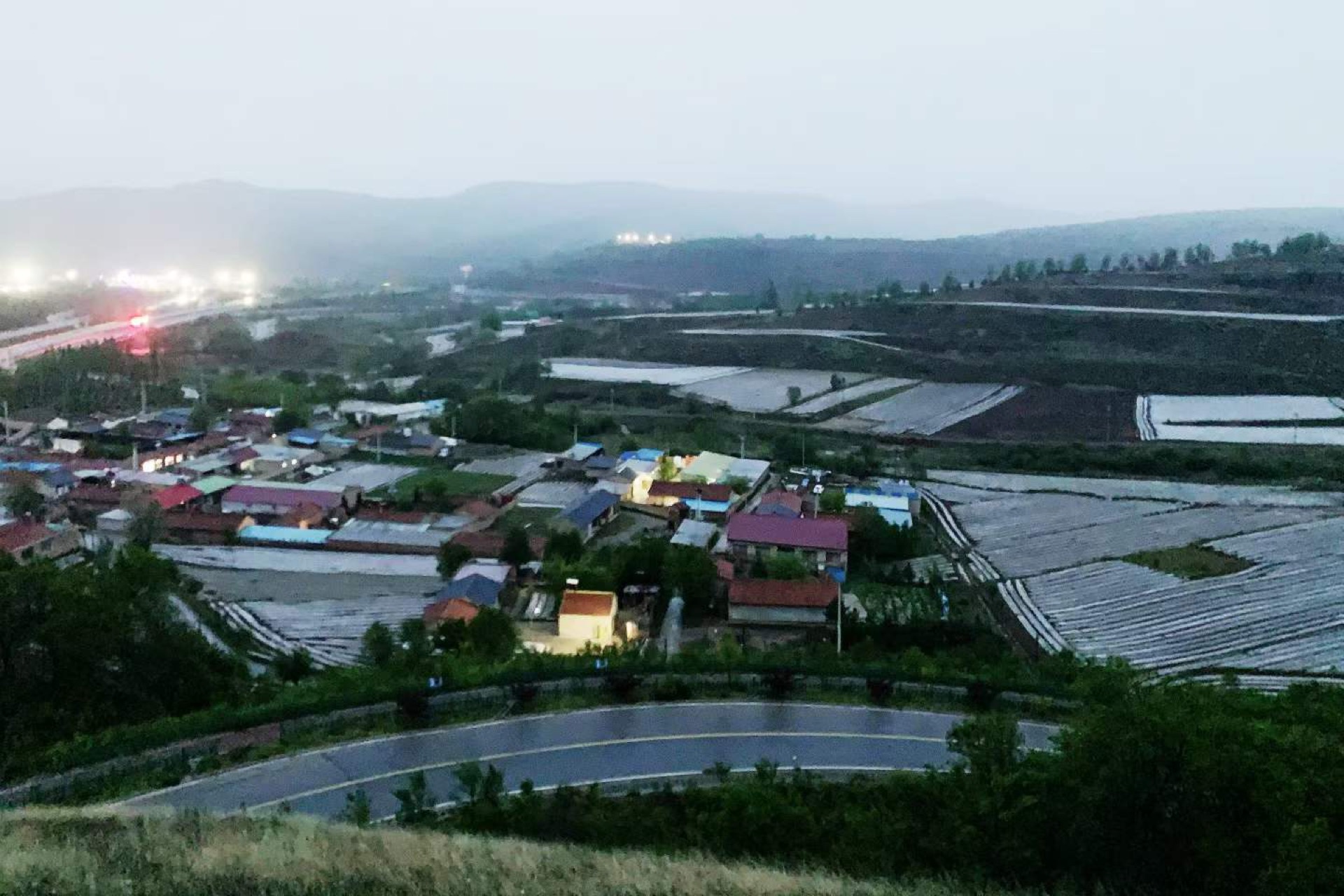 远山如画